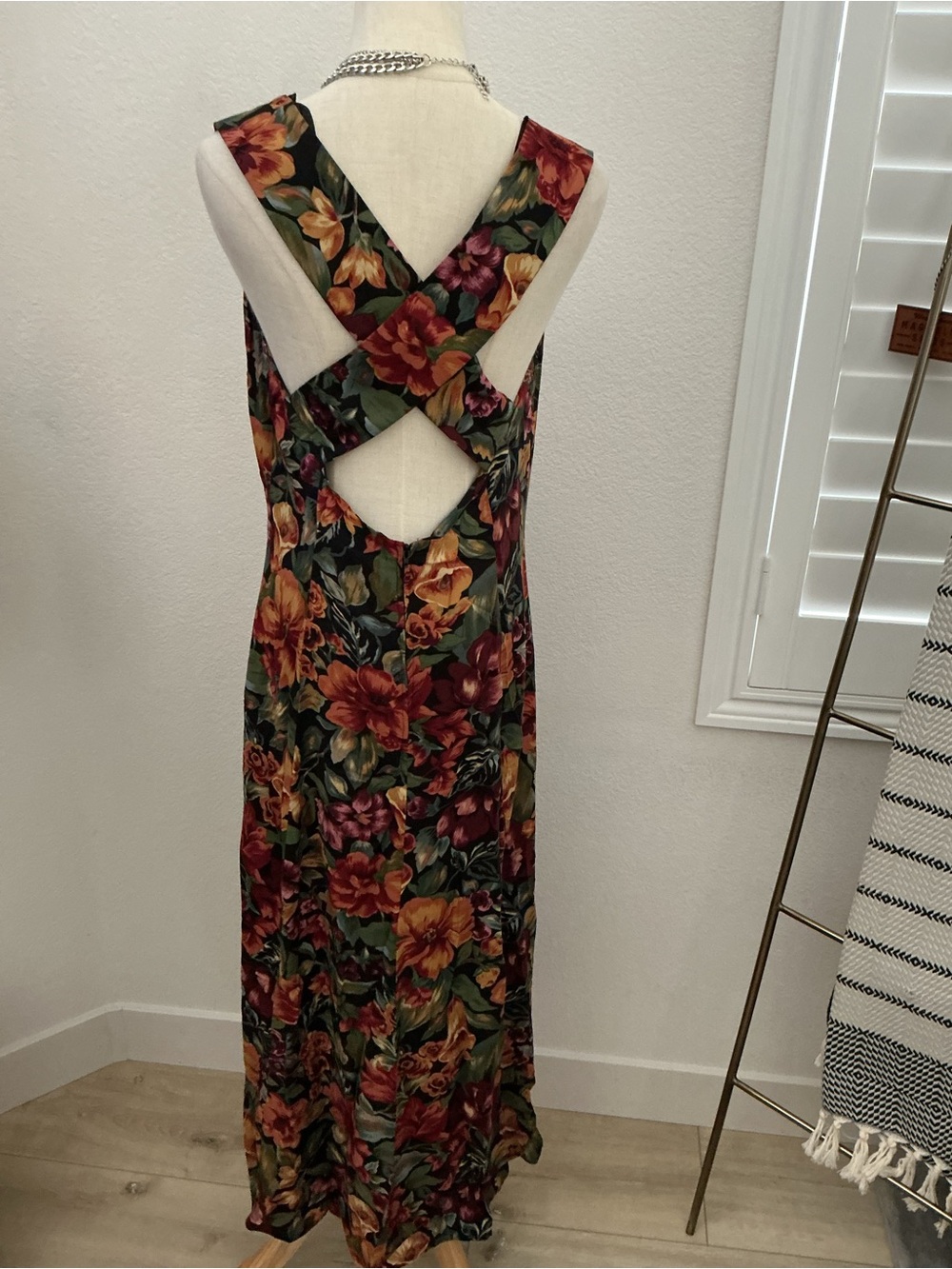Vintage Autumn Floral Square-Neck Maxi Dress in Red, Orange, Green - Picture 5 of 8